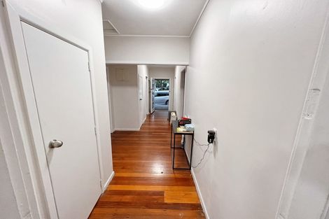 Photo of property in 21 Seabrook Avenue, New Lynn, Auckland, 0600