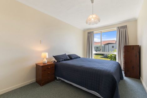 Photo of property in 2/98 Domain Terrace, Spreydon, Christchurch, 8024