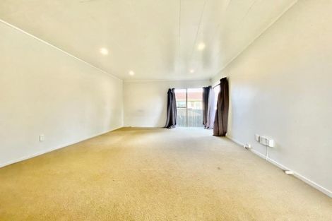 Photo of property in 15 Mon Desir Place, Manurewa, Auckland, 2102