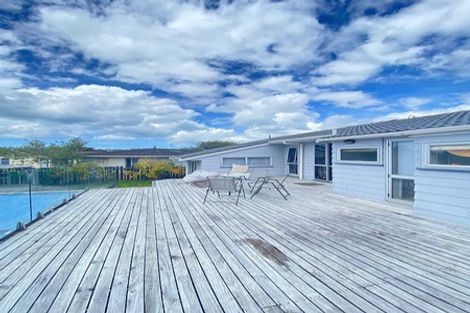 Photo of property in 9 Cockayne Crescent, Sunnynook, Auckland, 0620