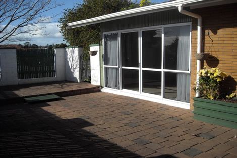 Photo of property in 61 Luton Avenue, Sunnyhills, Auckland, 2010