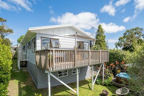 Photo of property in 2/35 Dakota Avenue, Beach Haven, Auckland, 0626