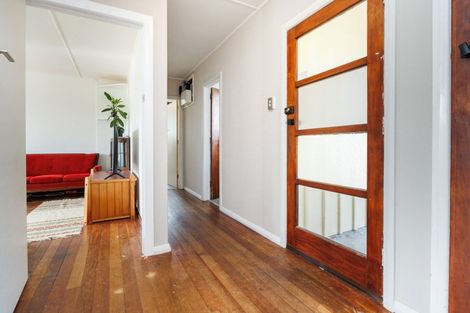 Photo of property in 143 Rangiora Avenue, Roslyn, Palmerston North, 4414