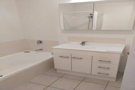 Photo of property in 10/42 Fields Parade, Oteha, Auckland, 0632