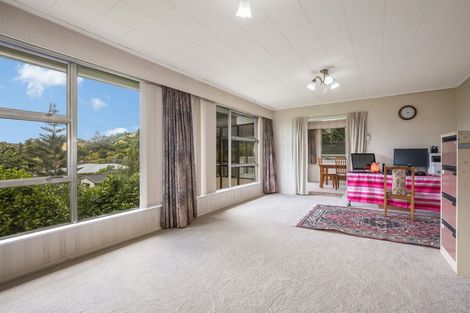 Photo of property in 6 Woodman Drive, Tawa, Wellington, 5028
