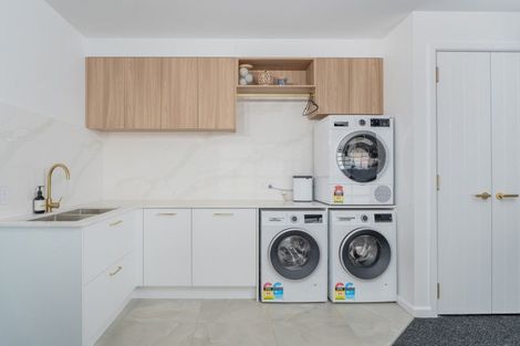 Photo of property in 8 Awatea Drive, Whitianga, 3510