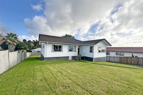 Photo of property in 30 Sungrove Rise, Sunnyvale, Auckland, 0612