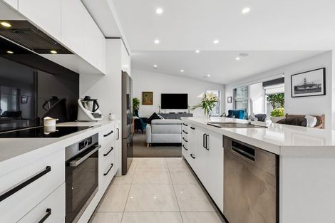 Photo of property in 31 Saint Pauls Drive, Brookfield, Tauranga, 3110
