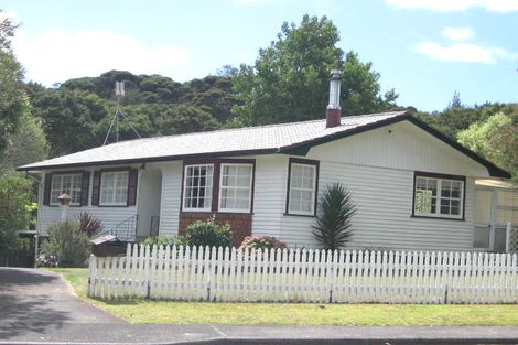 Photo of property in 32 Spinella Drive, Bayview, Auckland, 0629
