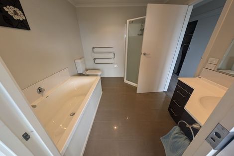Photo of property in The Strand, 5/16 Ronald Street, Strandon, New Plymouth, 4312