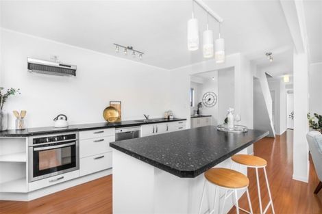 Photo of property in 2/327 Bucklands Beach Road, Bucklands Beach, Auckland, 2012