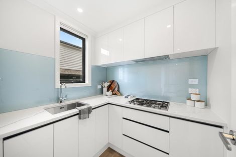 Photo of property in 1 Luff Place, Long Bay, Auckland, 0630