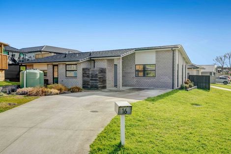 Photo of property in 16 Urumaraki Avenue, Helensville, 0800