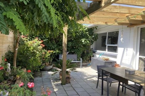 Photo of property in 28a Moulton Street, Moturoa, New Plymouth, 4310