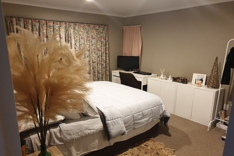 Photo of property in 20a Malmo Place, Massey, Auckland, 0614