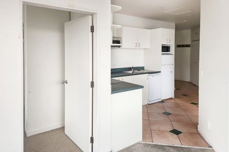 Photo of property in Terrace Tower Apartments, 10d/126 The Terrace, Wellington Central, Wellington, 6011