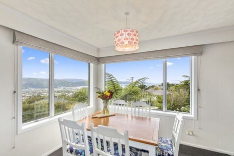 Photo of property in 30 Poto Road, Normandale, Lower Hutt, 5010