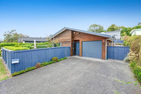 Photo of property in 20 Otanerua Road, Hatfields Beach, Orewa, 0931