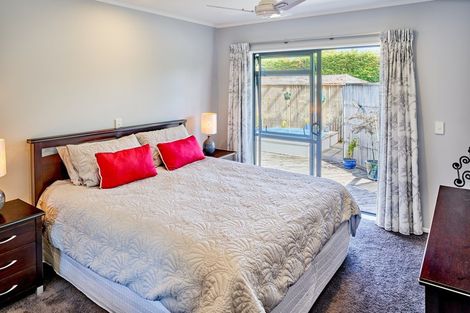 Photo of property in 180d Raumati Road, Raumati Beach, Paraparaumu, 5032