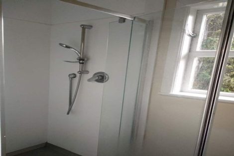 Photo of property in 88 Newlands Road, Newlands, Wellington, 6037