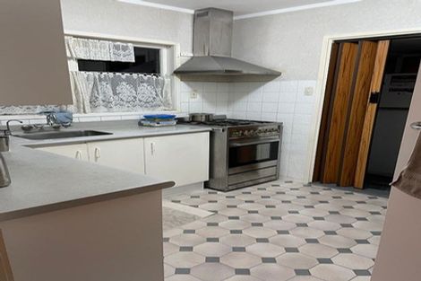 Photo of property in 2/17 Jenelin Road, Glendene, Auckland, 0602