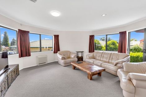 Photo of property in 16 Stanley Drive, Lynmore, Rotorua, 3010
