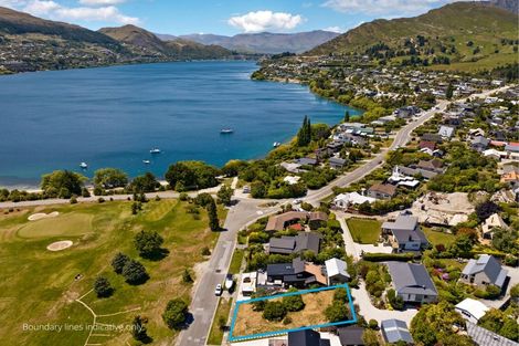 Photo of property in 8 Grove Lane, Kelvin Heights, Queenstown, 9300