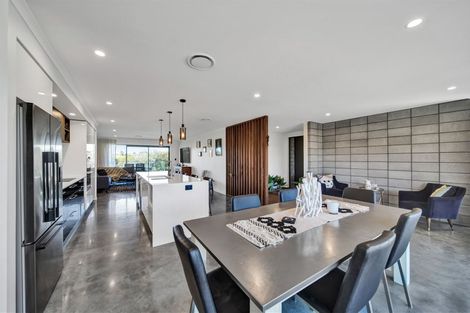 Photo of property in 15 Thomason Road, Egmont Village, New Plymouth, 4371