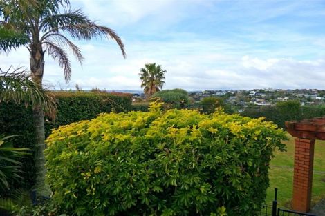 Photo of property in 163 Bleakhouse Road, Mellons Bay, Auckland, 2014