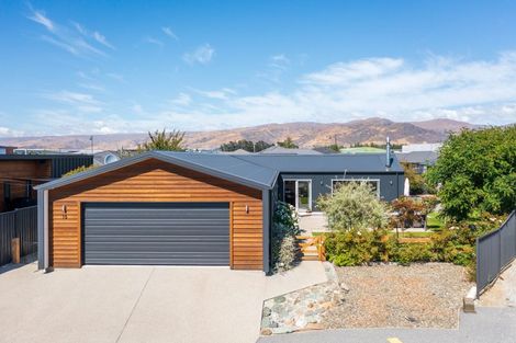 Photo of property in 15 Magnetic Place, Cromwell, 9310