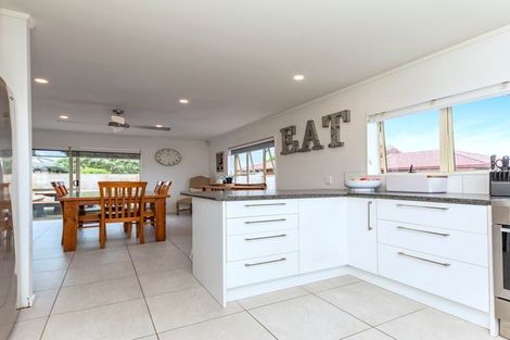 Photo of property in 19 Merlot Heights, Huapai, Kumeu, 0810