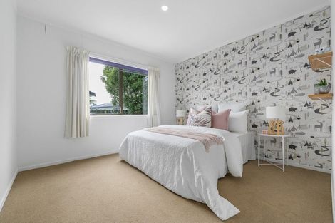 Photo of property in 43 Garland Drive, St Andrews, Hamilton, 3200