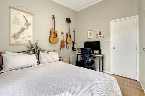 Photo of property in 1/40a Woodglen Road, Glen Eden, Auckland, 0602