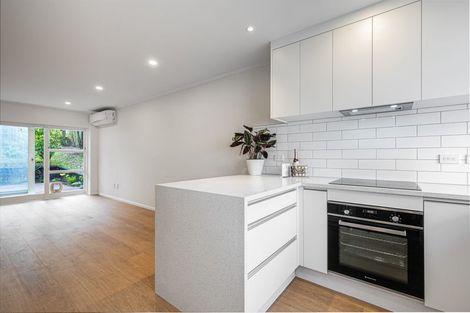 Photo of property in 2/6 Griffen Road, Mount Roskill, Auckland, 1041