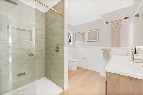 Photo of property in 23 Copperfield Terrace, Mellons Bay, Auckland, 2014