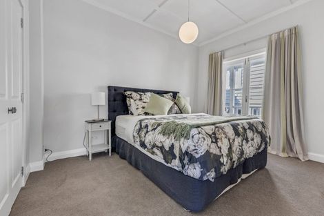 Photo of property in 2/15a Kerr Street, Devonport, Auckland, 0624