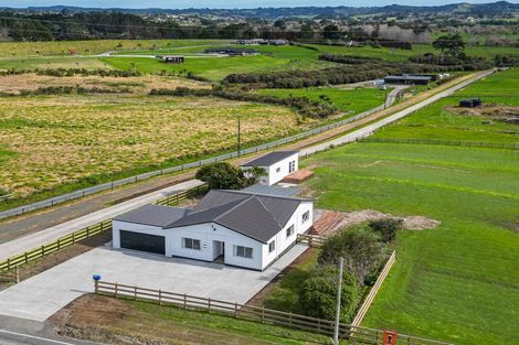 Photo of property in 157 Nixon Road, Taupaki, Henderson, 0782