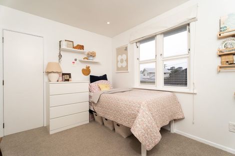 Photo of property in 33 Beazley Avenue, Paparangi, Wellington, 6037