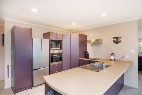 Photo of property in 23 Woodgate Court, Fitzherbert, Palmerston North, 4410