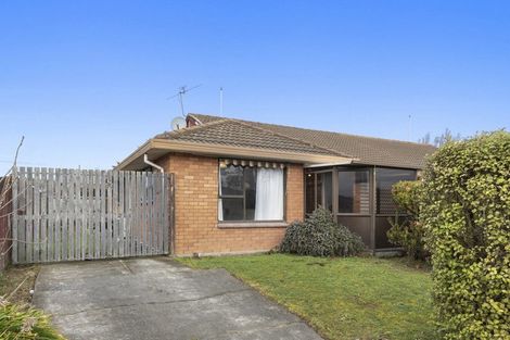 Photo of property in 2/2 Mchaffies Place, Wainoni, Christchurch, 8061