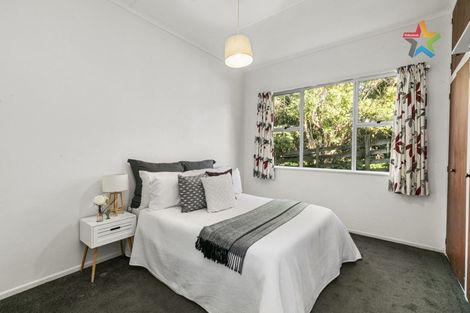 Photo of property in 30 Singers Road, Korokoro, Lower Hutt, 5012