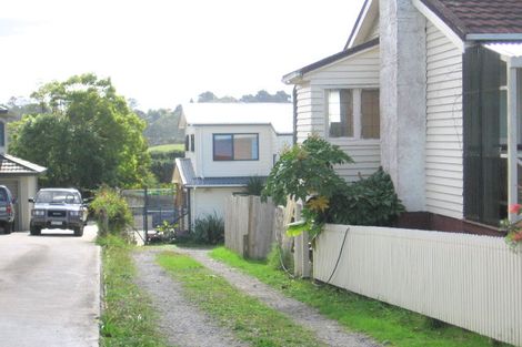 Photo of property in 1/932 East Coast Road, Northcross, Auckland, 0630