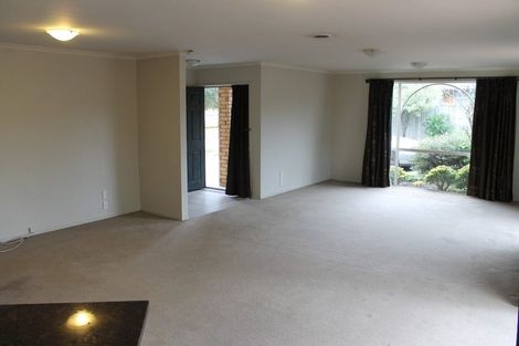 Photo of property in 14 Fitchburg Place, Mangere, Auckland, 2022