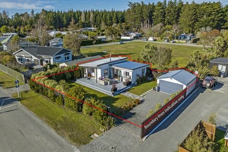Photo of property in 31 Broadway Avenue, Waikuku Beach, 7473