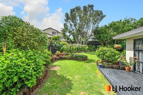 Photo of property in 33 Peretao Rise, The Gardens, Auckland, 2105
