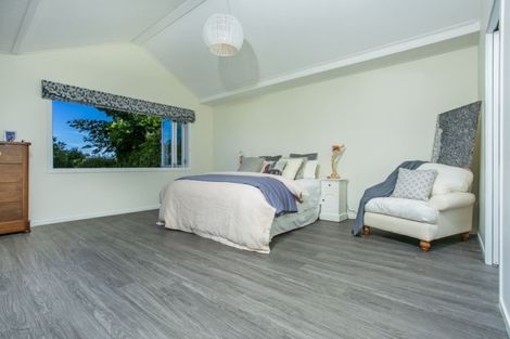 Photo of property in 21 Norwood Road, Bayswater, Auckland, 0622