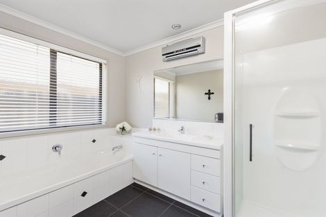 Photo of property in 120 Oriental Parade, Papamoa Beach, Papamoa, 3118