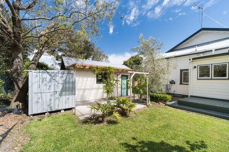 Photo of property in 16 Margaret Street, Roslyn, Palmerston North, 4414