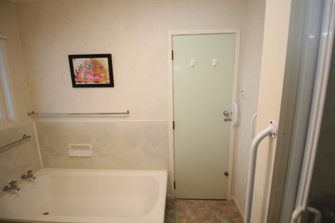 Photo of property in 12 Totara Street, Marton, 4710