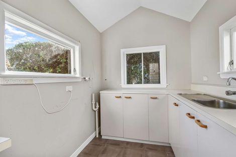 Photo of property in 92 Winara Avenue, Waikanae, 5036